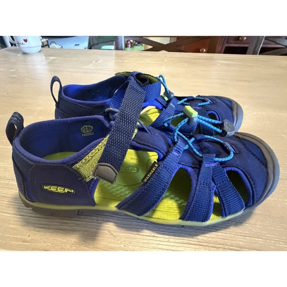 Keen Waterproof Blue Sandal Sneakers Boy's Size 6